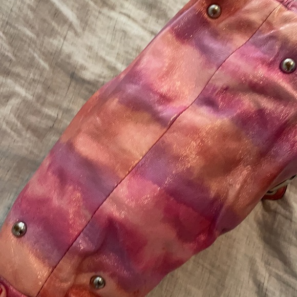 Guess Purse - Picture 5 of 5